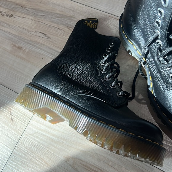 New - Picture 2 of 3